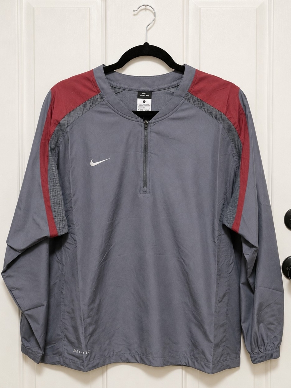 Nike Storm-FIT Men’s Medium Gray Red Quarter Zip Jacket NWT
